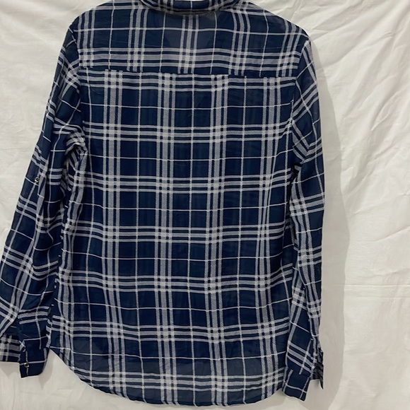 Gmtr All New Stylish and fancy White and Blue Check Shirt in Size M - Picture 6 of 7